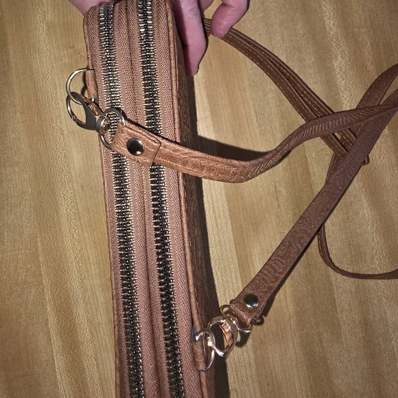 Darcy Marks Brown Leather Wristlet Clutch (PUR8) - Picture 6 of 14